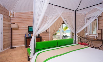 Jacuzzi Beach Villas