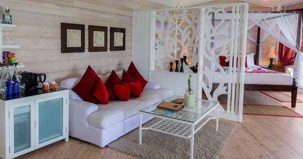 Sangu Water Villa – Honeymoon Suite