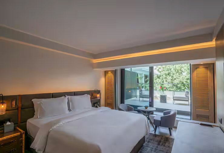 King Guest Room with Terrace