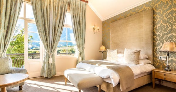 Lake View King Luxury Suite (Chardonnay)