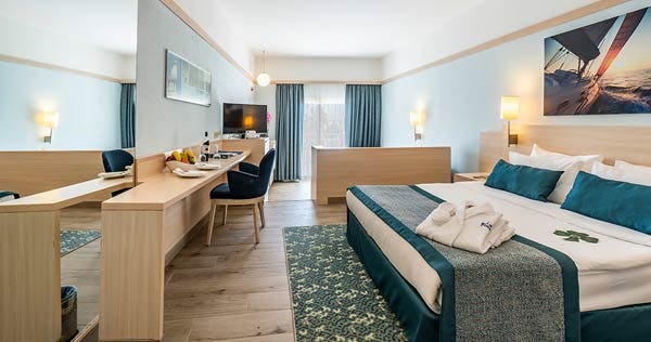 la-blanche-resort-and-spa-bodrum-deluxe-room-01_11223