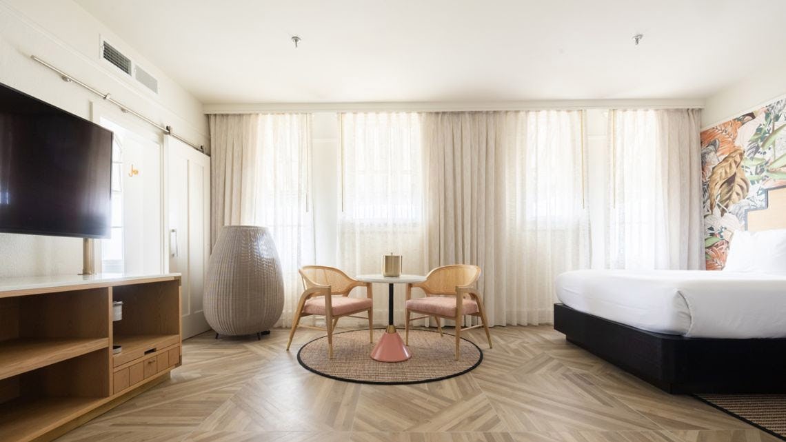 Balcony Premium King