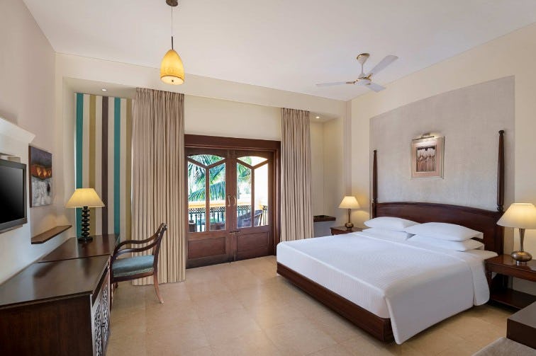 la-estoria-goa-ihcl-seleqtions-india-deluxe-room-pool-view-with-balcony_13216