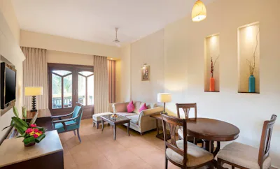 SeleQtions Suite Pool View with Balcony