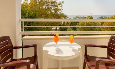 SUPERIOR FAMILY ROOM