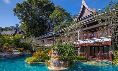 LAGOON POOLSIDE WITH BATHTUB