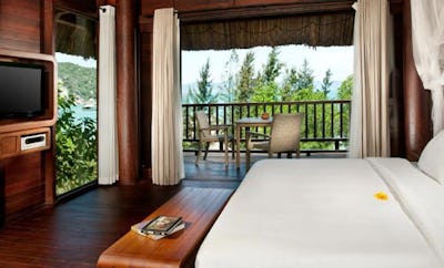 HILL ROCK POOL VILLAS