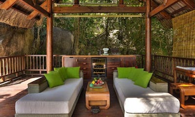 HILL ROCK POOL VILLAS