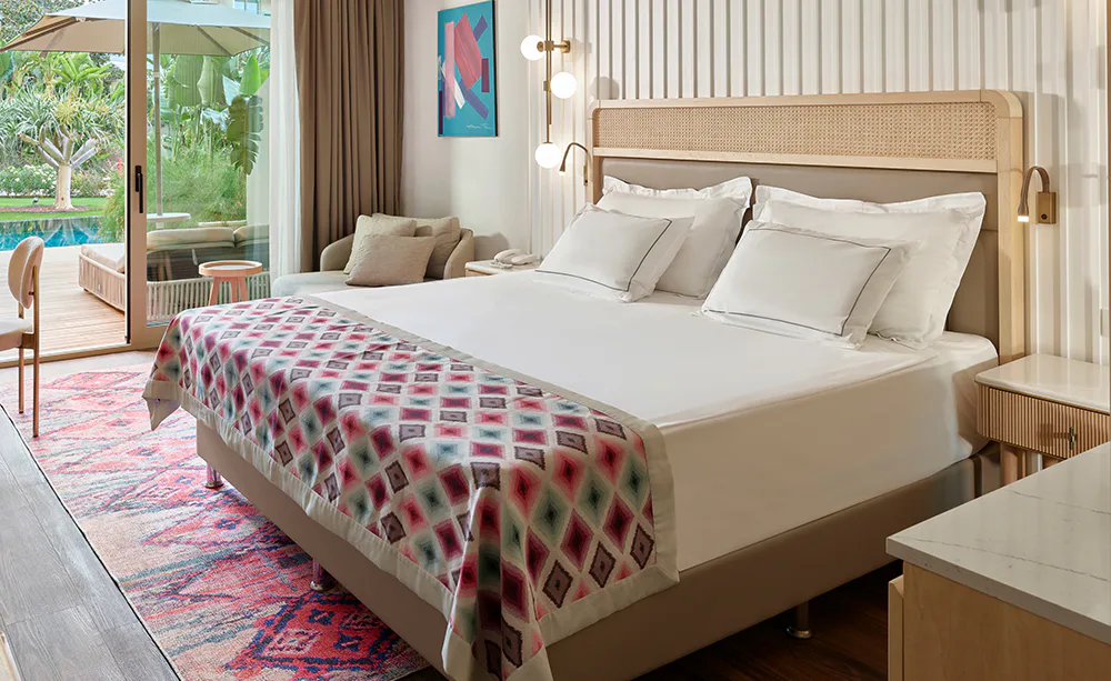 lara-barut-collection-antalya-deluxe-garden-swim-up-room_13788