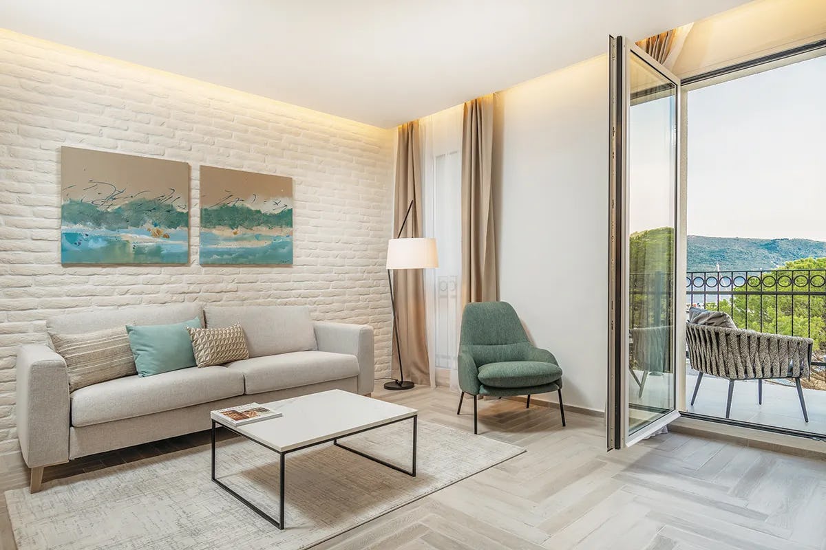 Studio w/ Kitchen Sea View  in Contemporary building