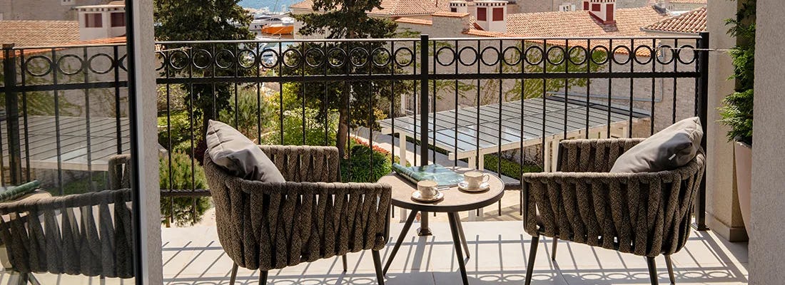 Superior Rooms w/ Balcony Park View  in Contemporary building