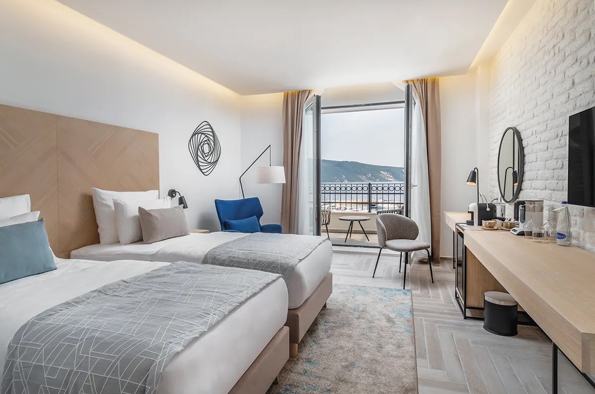 Superior Rooms w/ Balcony Sea View  in Contemporary building