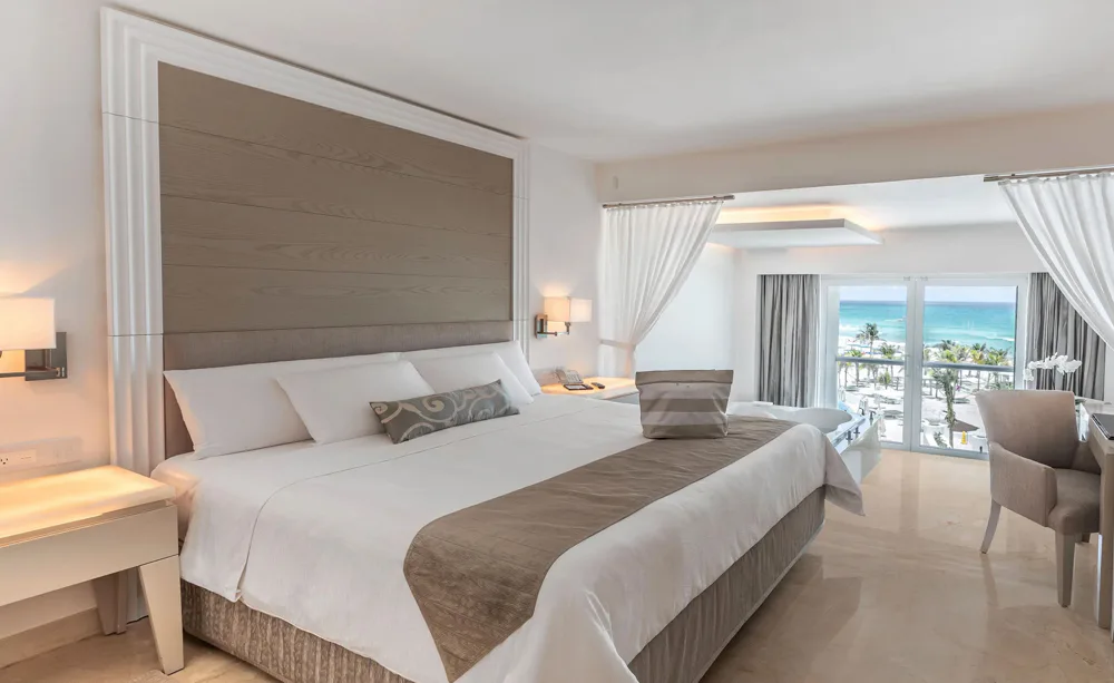Royale Honeymoon Suite Oceanfront