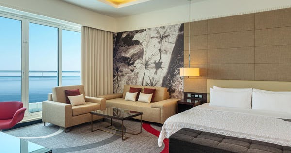 le-meridien-al-aqah-beach-resort-fujairah-club-lounge-access-1-bedroom-excutive-suite-1-king-ocean-view-balcony-01_2178