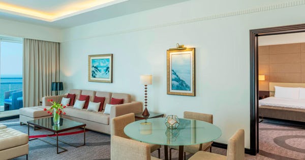 le-meridien-al-aqah-beach-resort-fujairah-club-lounge-access-1-bedroom-excutive-suite-1-king-ocean-view-balcony-02_2178