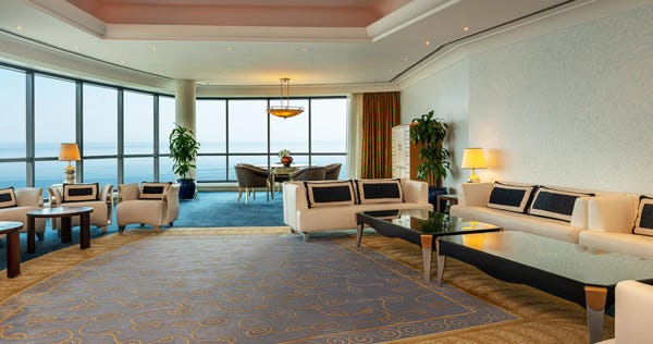 le-meridien-al-aqah-beach-resort-fujairah-club-lounge-access-3-bedroom-penthouse-suite--ocean-view-balcony-03_2178