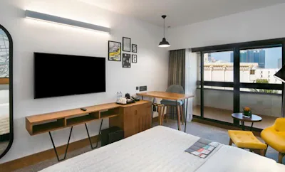 Club Room Club lounge access, Club Guest room, 1 King, Resort view, Balcony