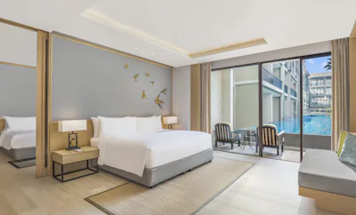 Family Room Bedroom 1: 1 King, Bedroom 2: 2 Twin, Sofa bed, Pool view, Pool Access