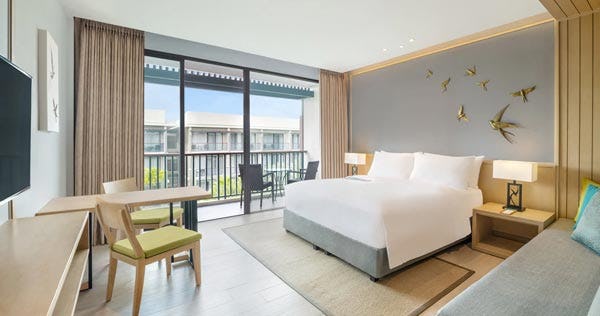 le-meridien-khao-lak-resort-and-spa-guest-room-01_7432