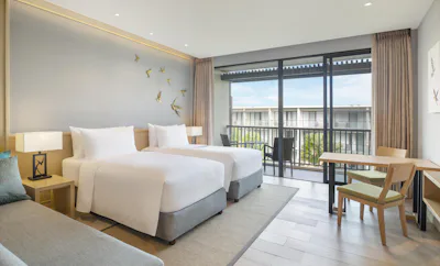 Guest Room 2 Twin, Sofa bed, Pool view