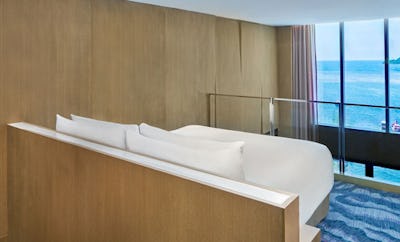 Club Lounge Access, 1 Bedroom Bi-Level Suite, 1 King, Sea View, Balcony