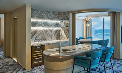 Club Lounge Access, 2 Bedroom 2 Room Suite, Bedroom 1: 1 King, Bedroom 2: 1 Twin/Single Bed(s)