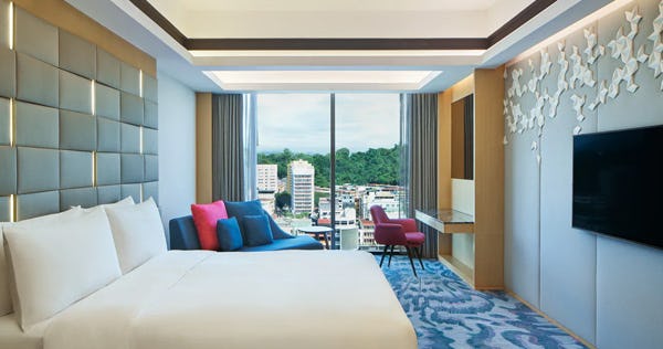 Guest Room, 1 King, City View