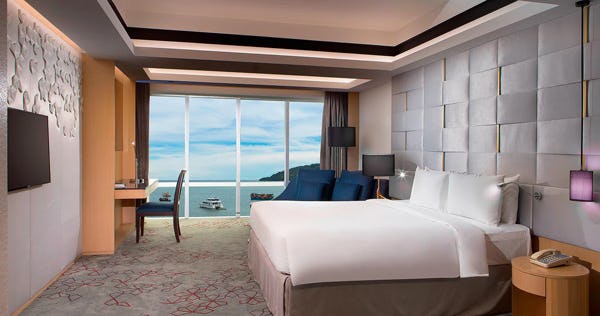 Guest Room, 1 King, Sea View