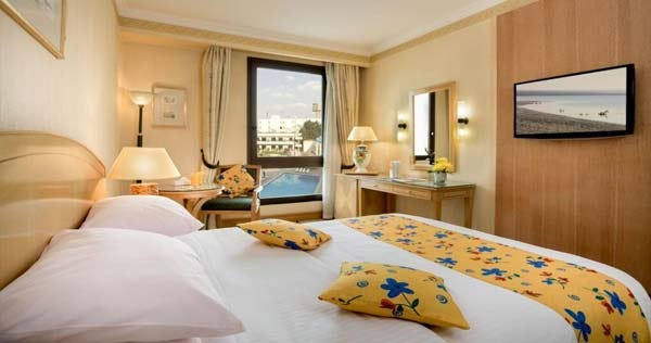 le-passage-cairo-hotel-and-casino-standard-room-02_1785