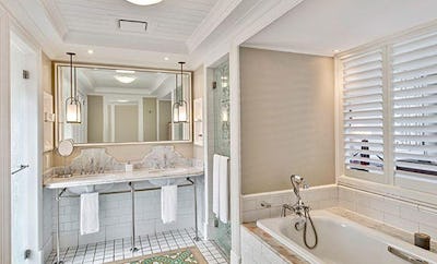 DELUXE BEACHFRONT SUITE