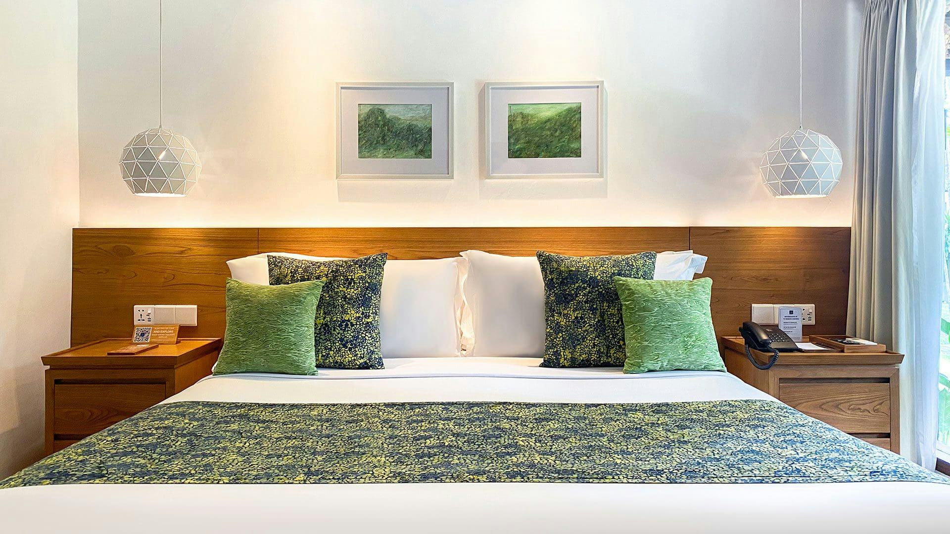 legian-beach-hotel-bali-deluxe-beach-bungalow-01_424