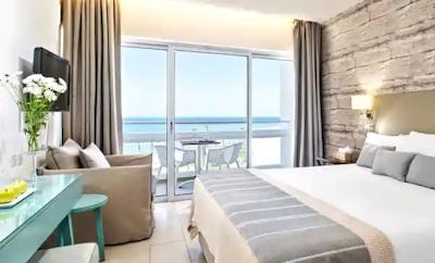 Twin/Double Sea View