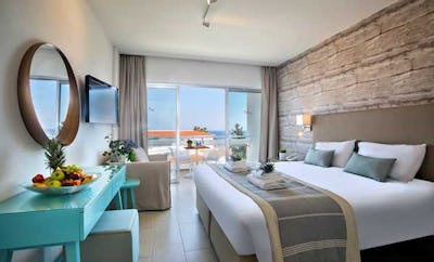 Twin/Double Side Sea View