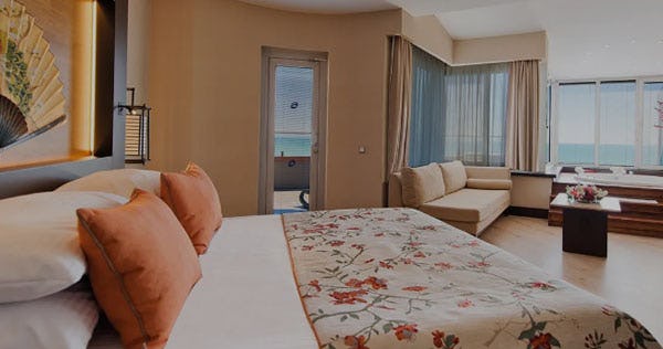 limak-lara-deluxe-hotel-and-resort-deluxe-grand-suite-01_8223