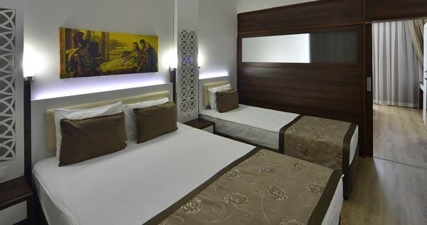 linda-resort-hotel-antalya-family-room-01_11254