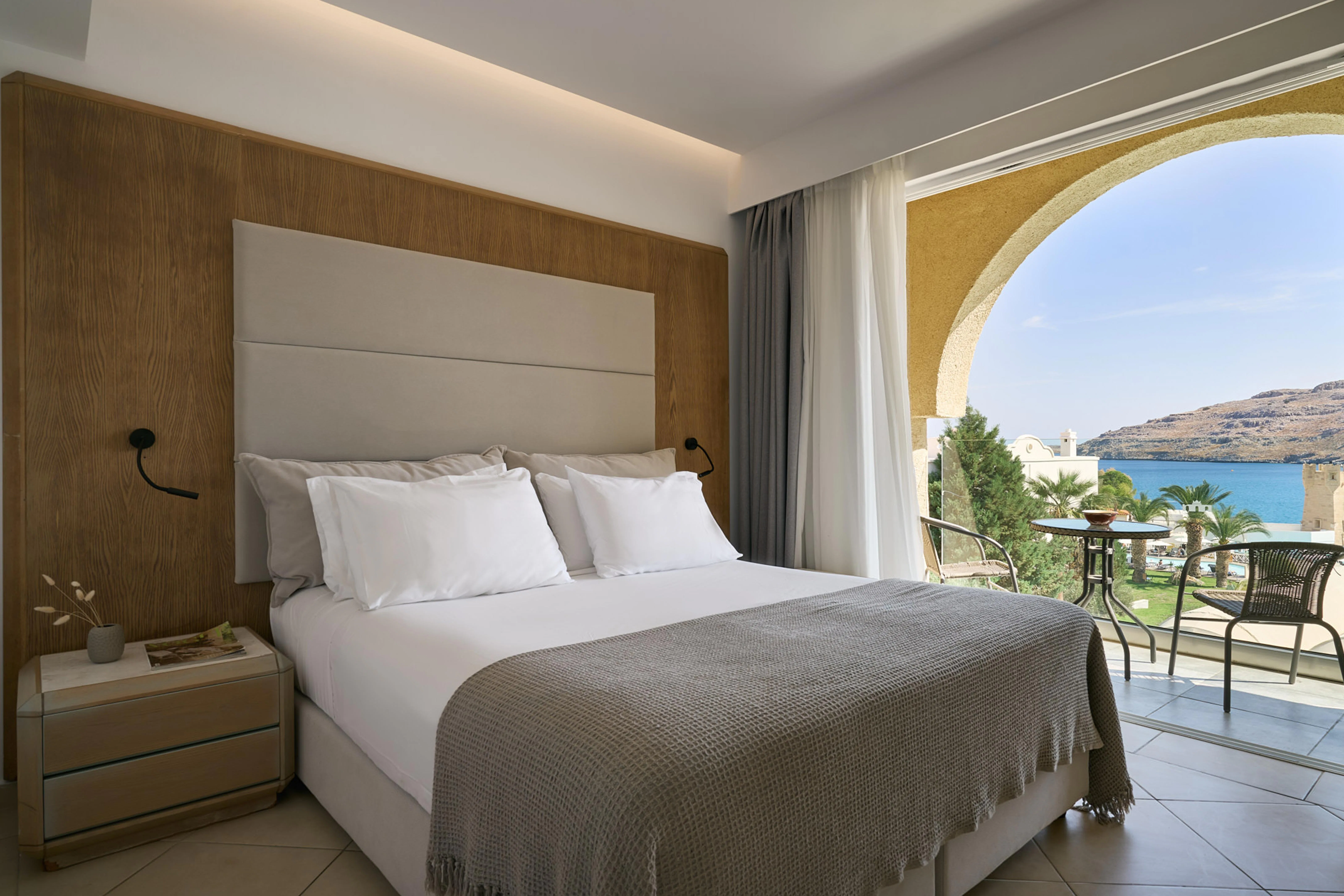 lindos-royal-resort-greece-suite-sea-view-01_13769