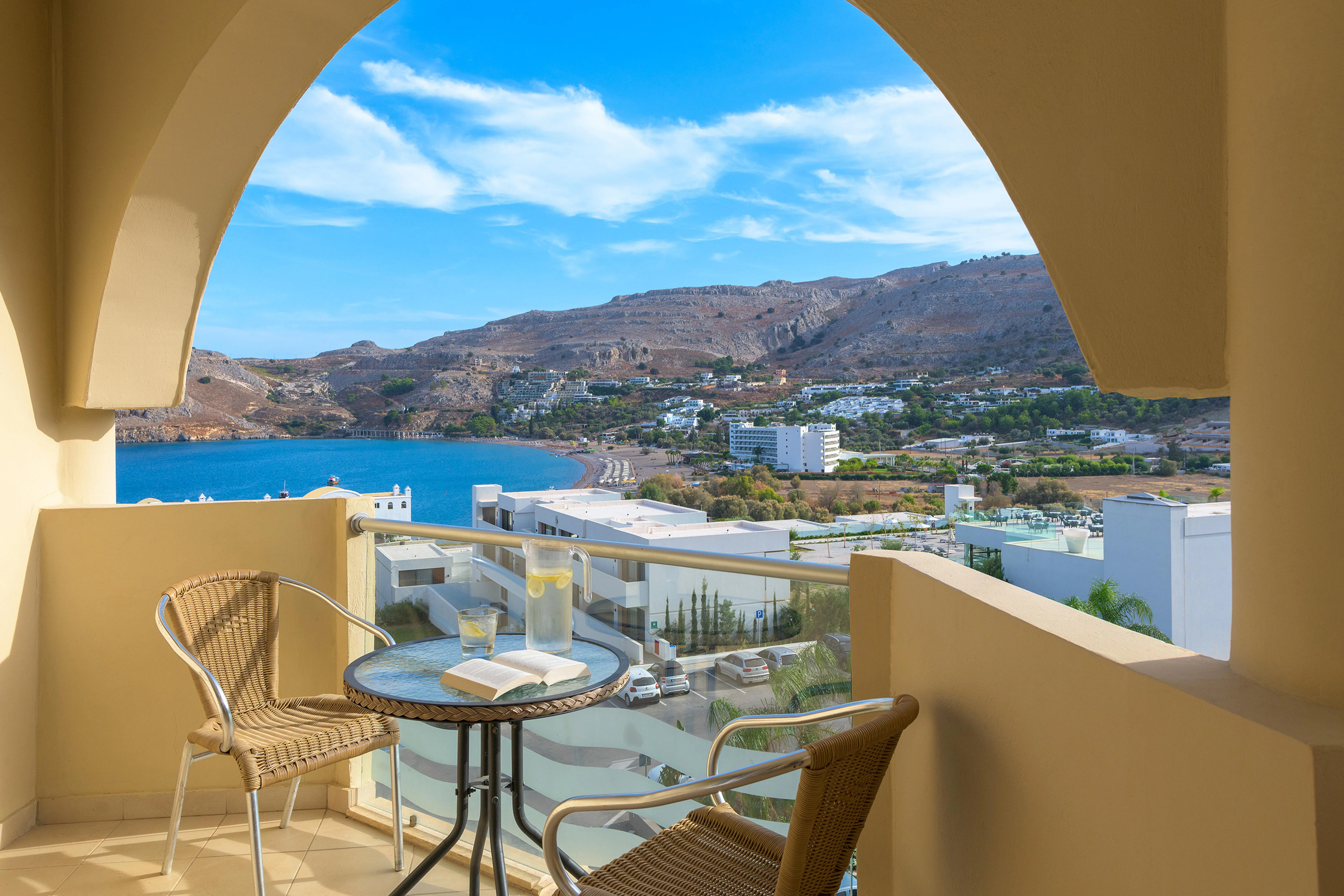 lindos-royal-resort-greece-superior-room-side-sea-view-01_13769