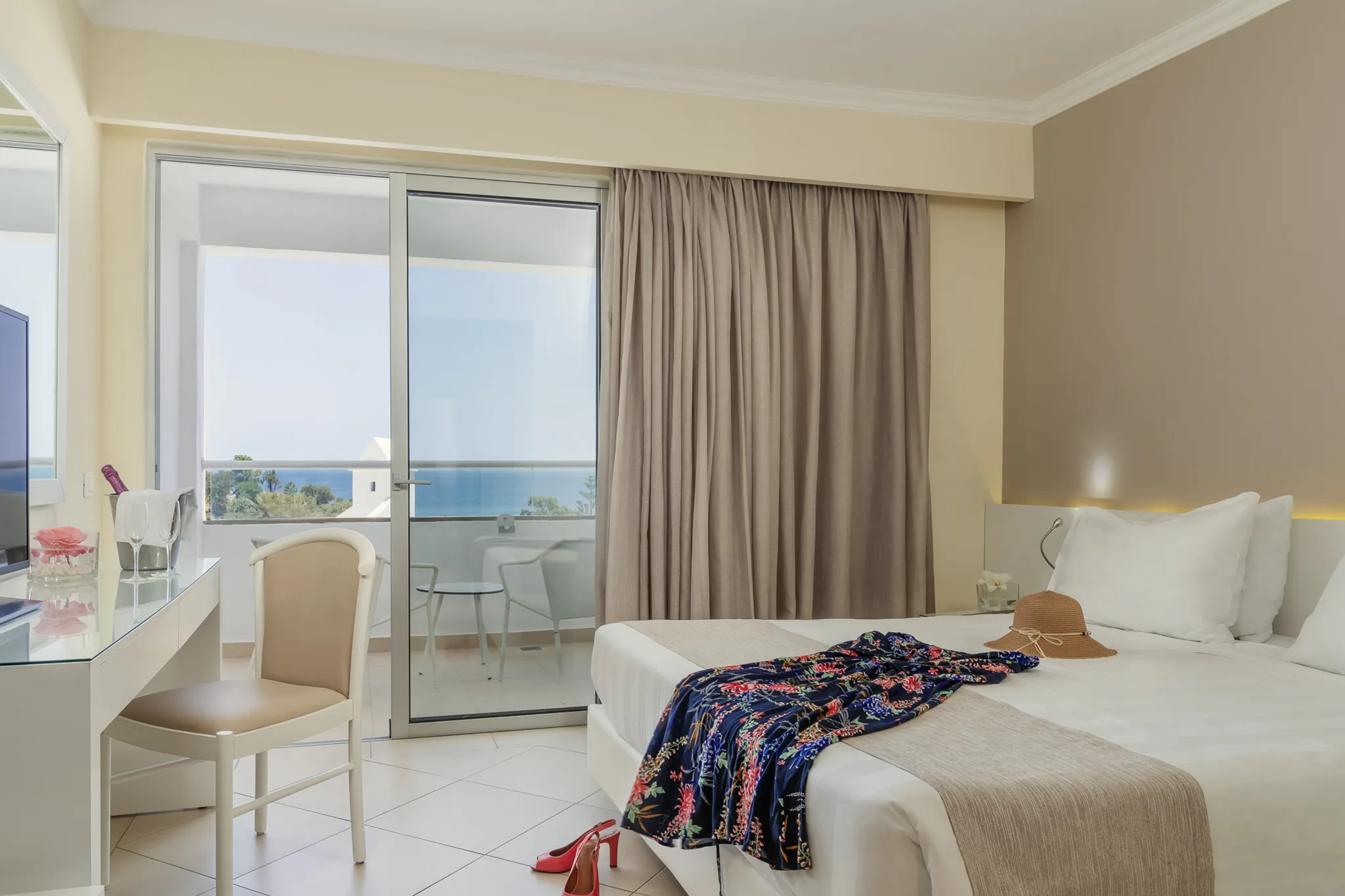 lindos-village-resort-and-spa-adults-only-greece-deluxe-double-room-sea-view-01_13758