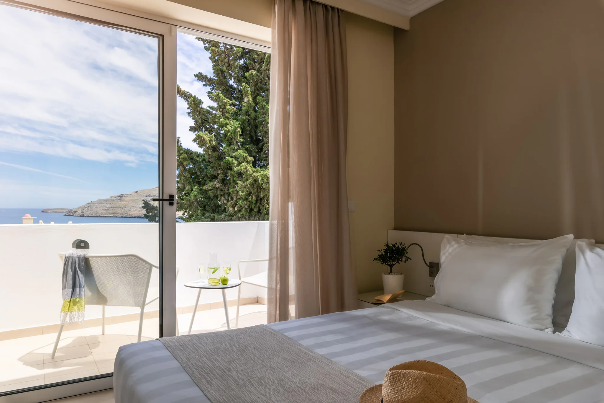 lindos-village-resort-and-spa-adults-only-greece-deluxe-double-room-with-panoramic-sea-view-01_13758
