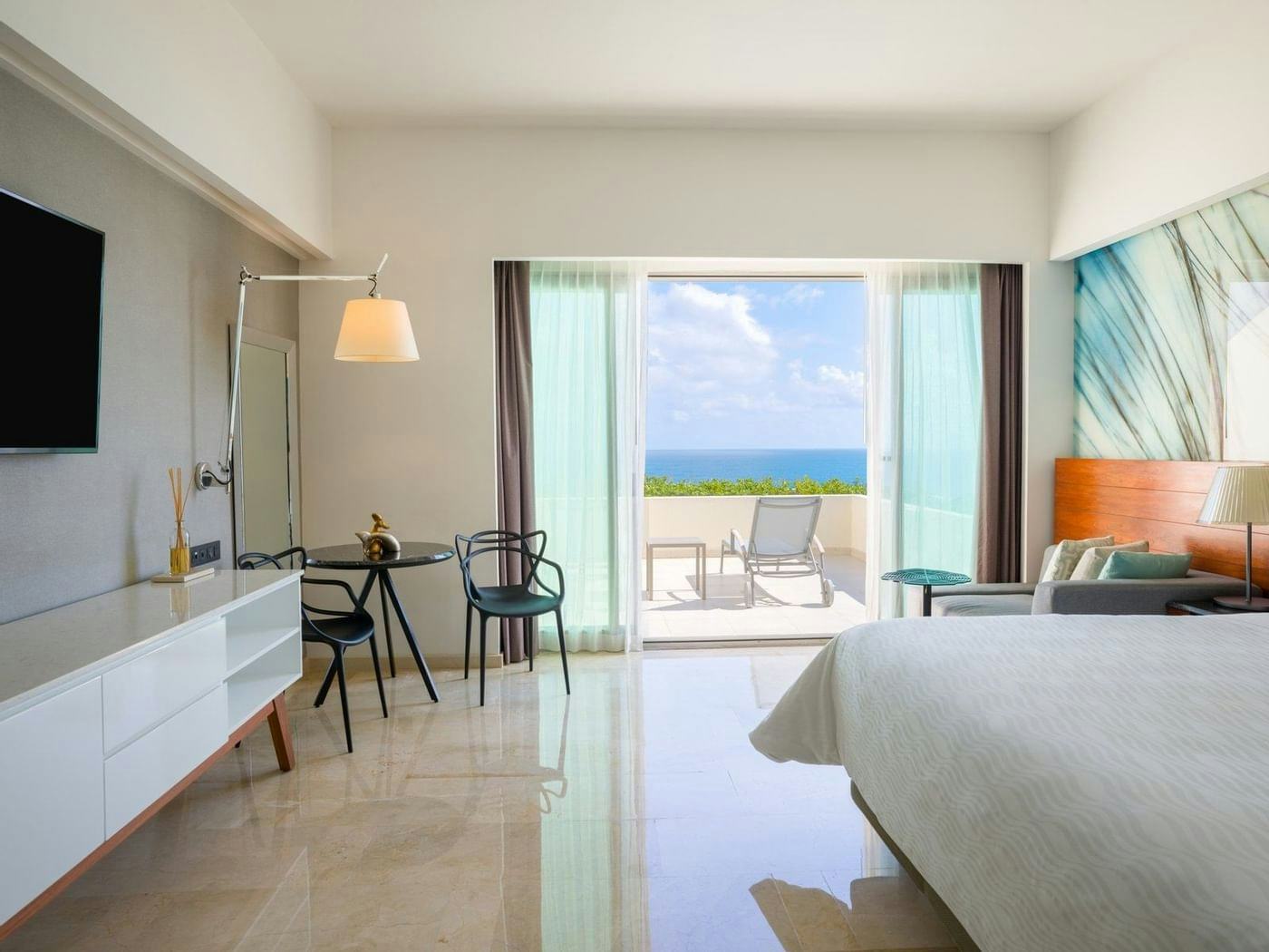 Premium Ocean Front With Terrace, 1 King