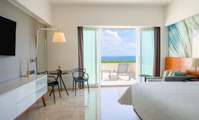 Premium Ocean Front With Terrace, 1 King