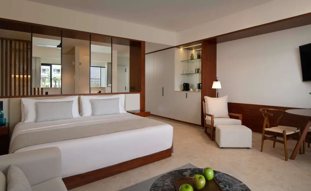JUNIOR SUITE GARDEN VIEW AND POOL VIEW
