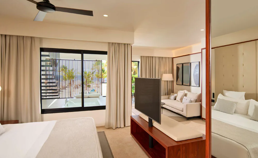LUNA PRESIDENTIAL SUITE OCEAN FRONT