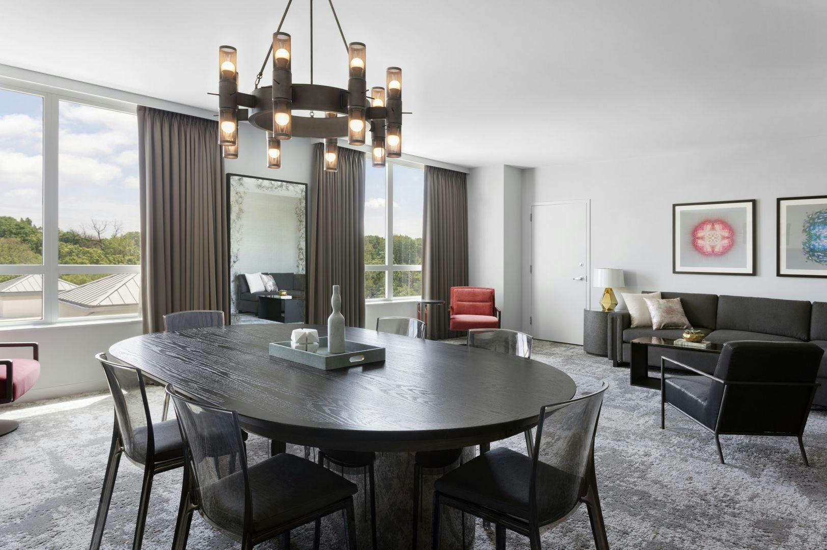 Hospitality King Suite