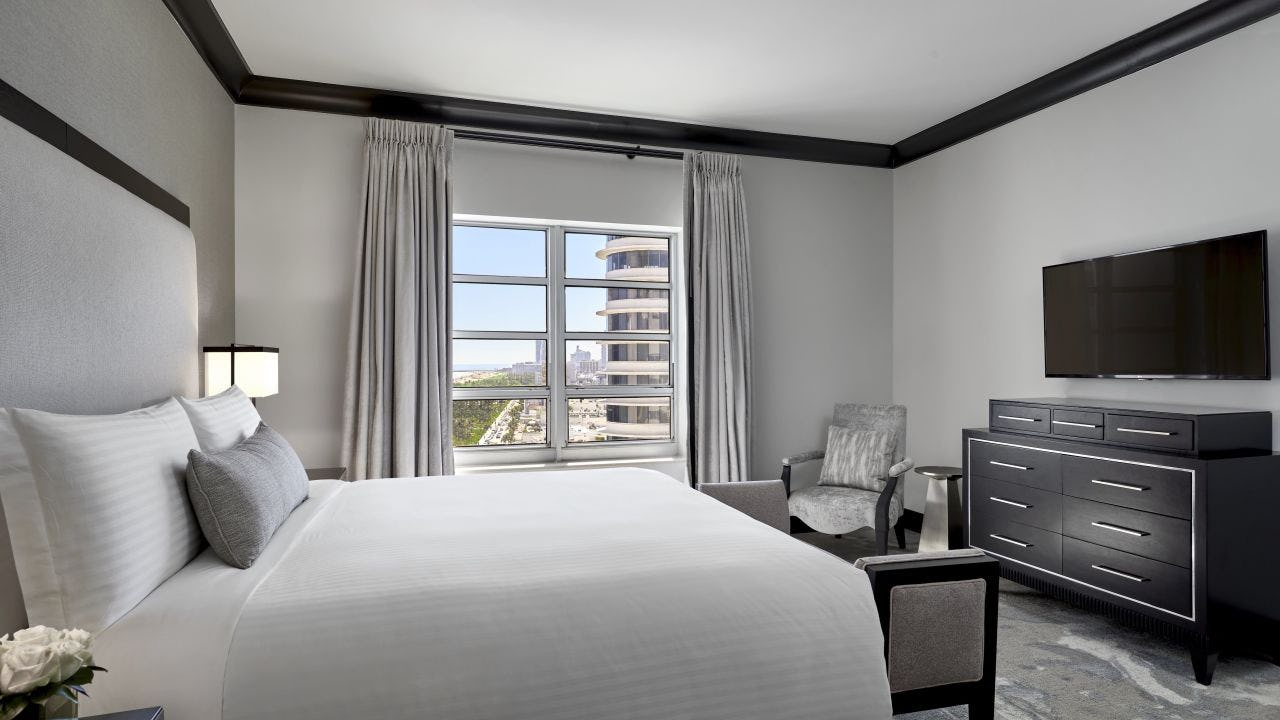 Vice Presidential City Skyline View Balcony Suite