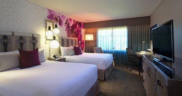 loews-royal-pacific-resort-at-universal-orlando-standard-guest-rooms-01_690