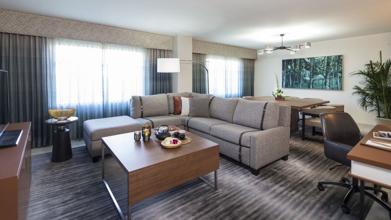 Royal Hospitality Parlor Suites