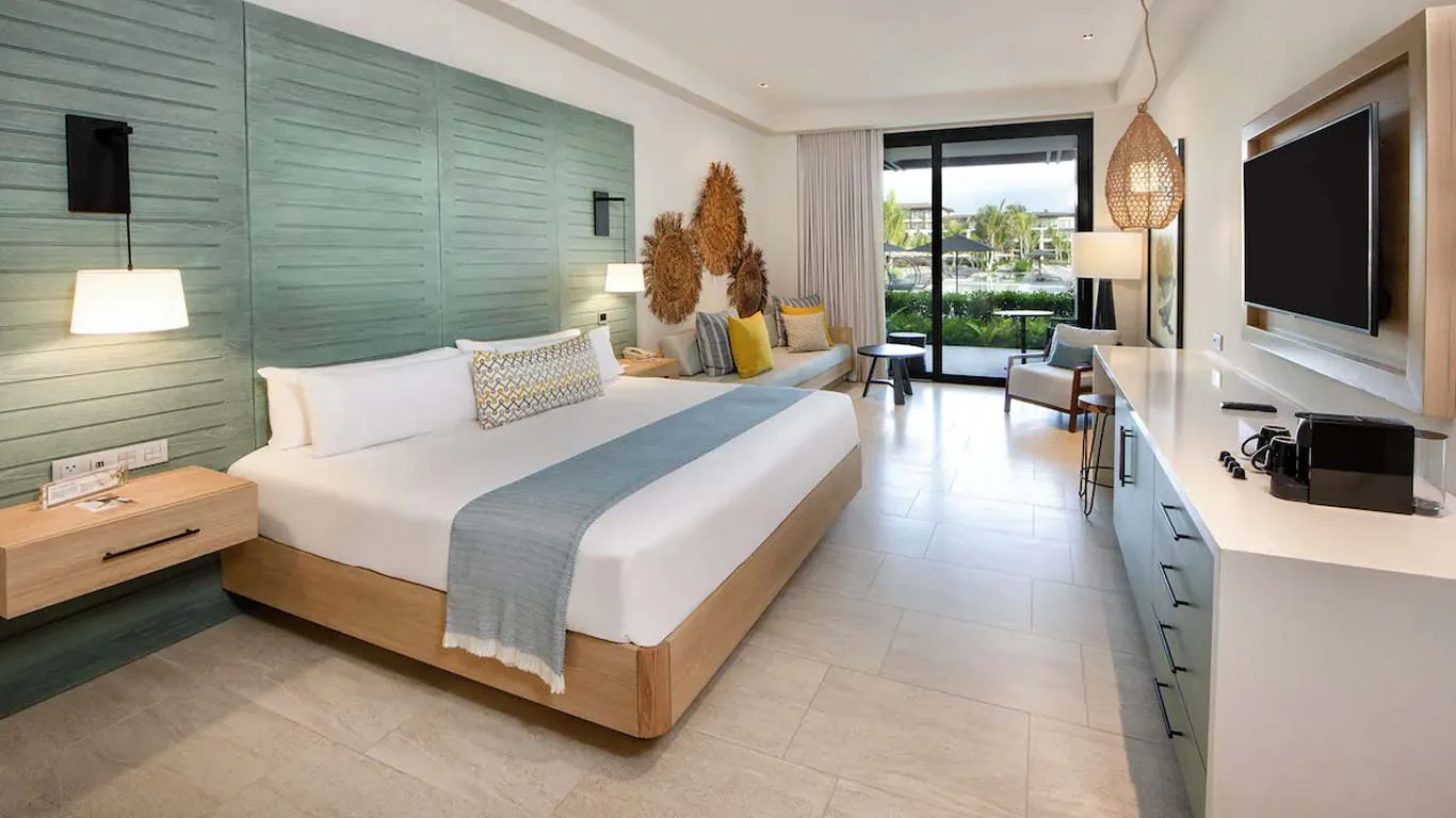 lopesan-costa-bavaro-resort-spa-and-casino-punta-cana-junior-suite-pool-adults-only_7381