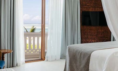 BEACHFRONT DELUXE ROOMS