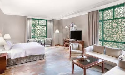 KING SUPERIOR JUNIOR SUITE PARTIAL HARAM